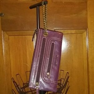 Access wristlet clutch